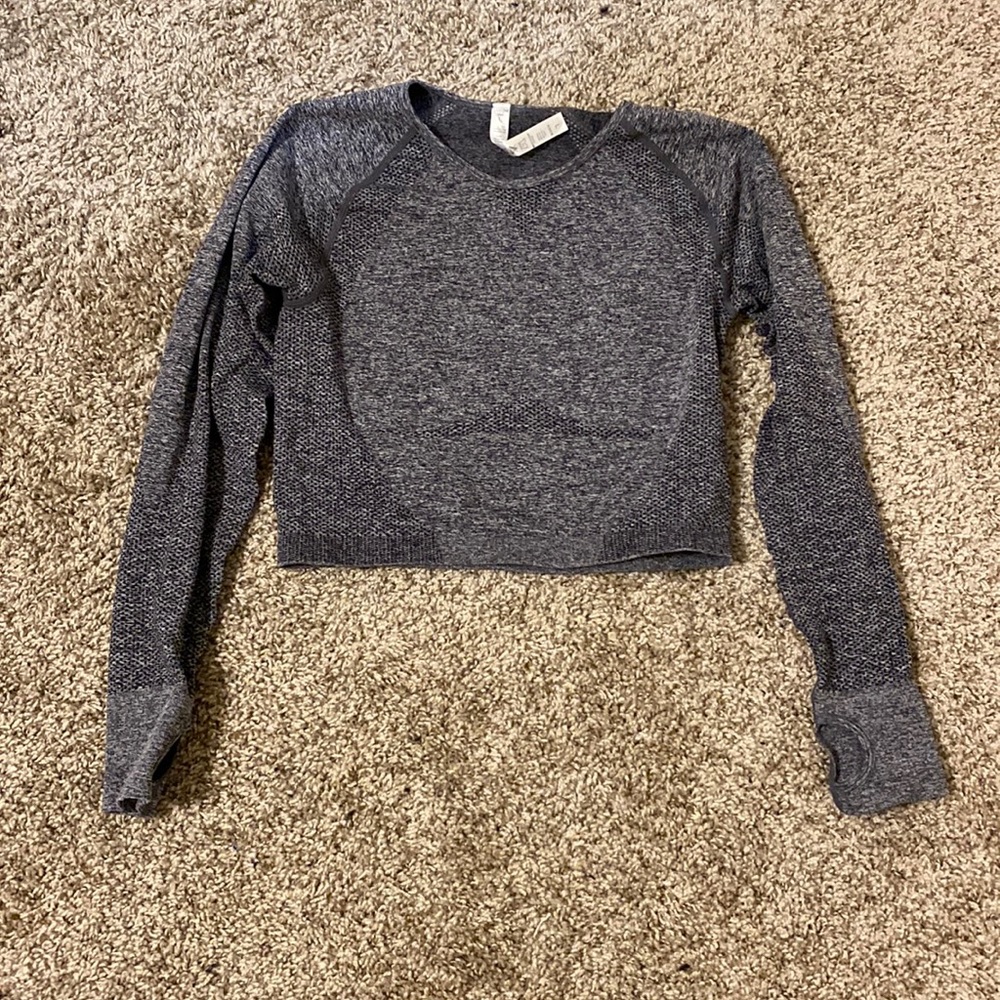 never worn fitted cropped long sleeved top